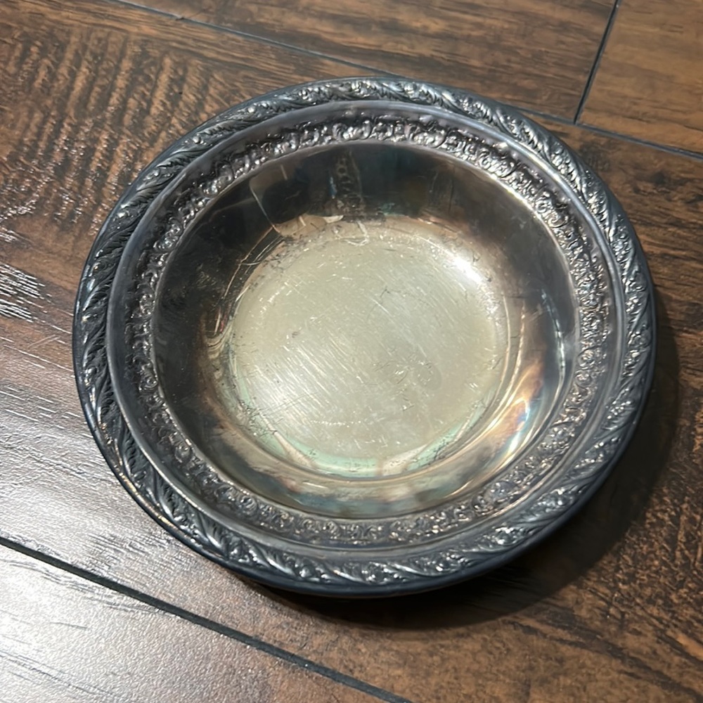 Vintage Wallace silver plated dish